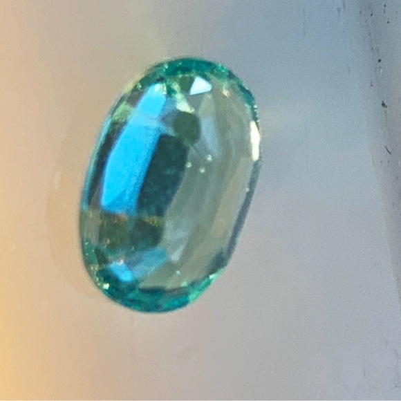 1.98 Carat Oval Blue Zircon - Precision Faceting - PLEASE SEE VIDEO - Picture 12 of 17